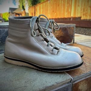 Unisex vintage Vibram for Danner grey leather stent pending boots